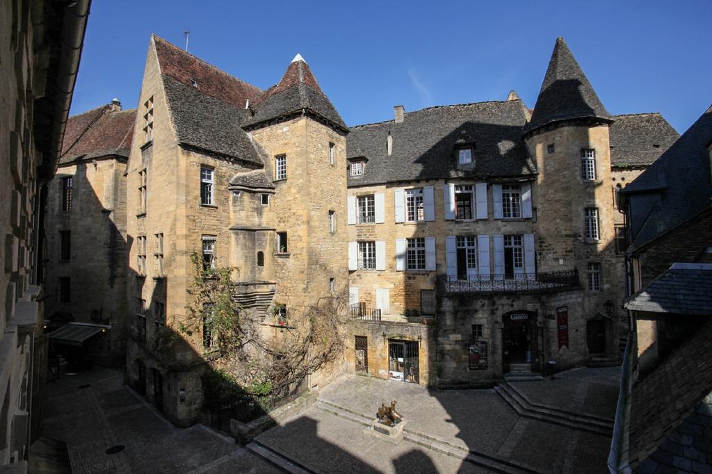 Apartment In Luxury Rentals, Medieval Center - Maison Fenelon