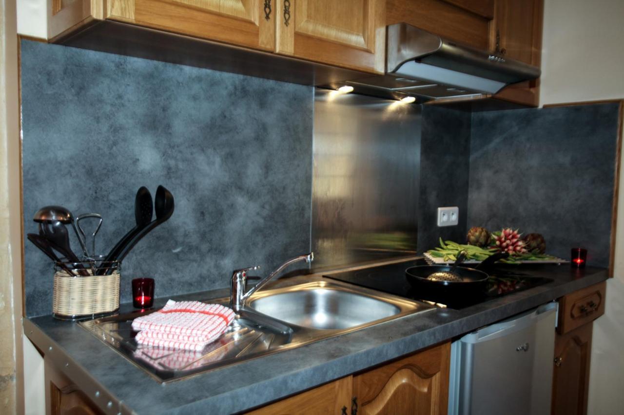 Apartment In Luxury Rentals, Medieval Center - Maison Fenelon *